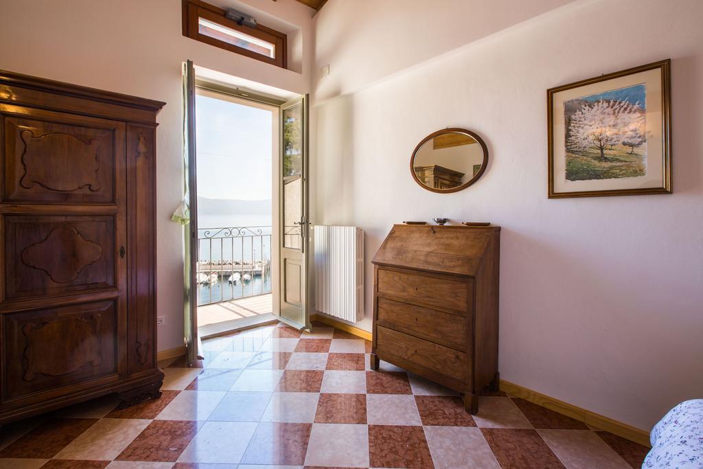 Le Camerine Apartment Water Front Toscolano Maderno Bagian luar foto