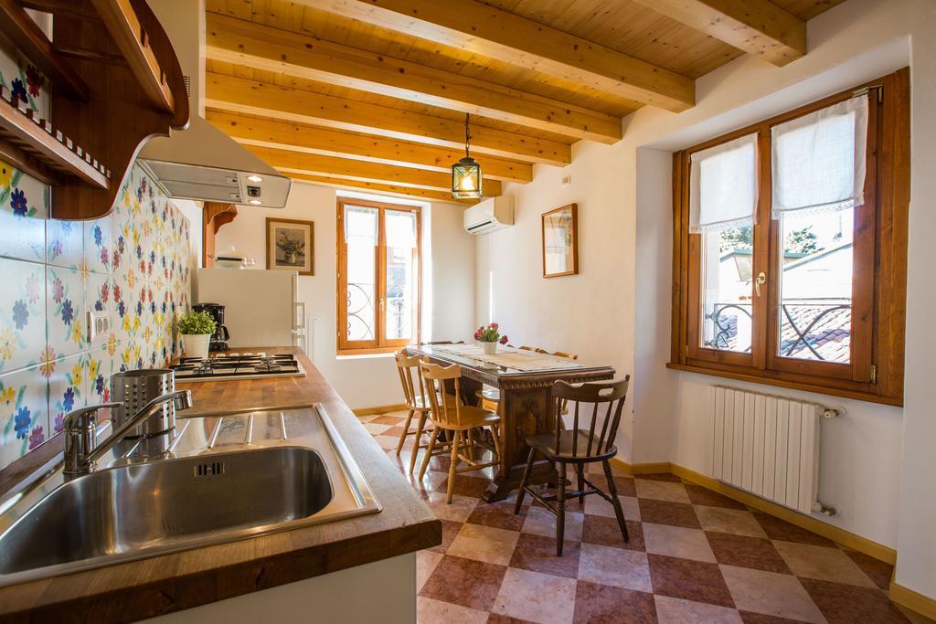 Le Camerine Apartment Water Front Toscolano Maderno Bagian luar foto