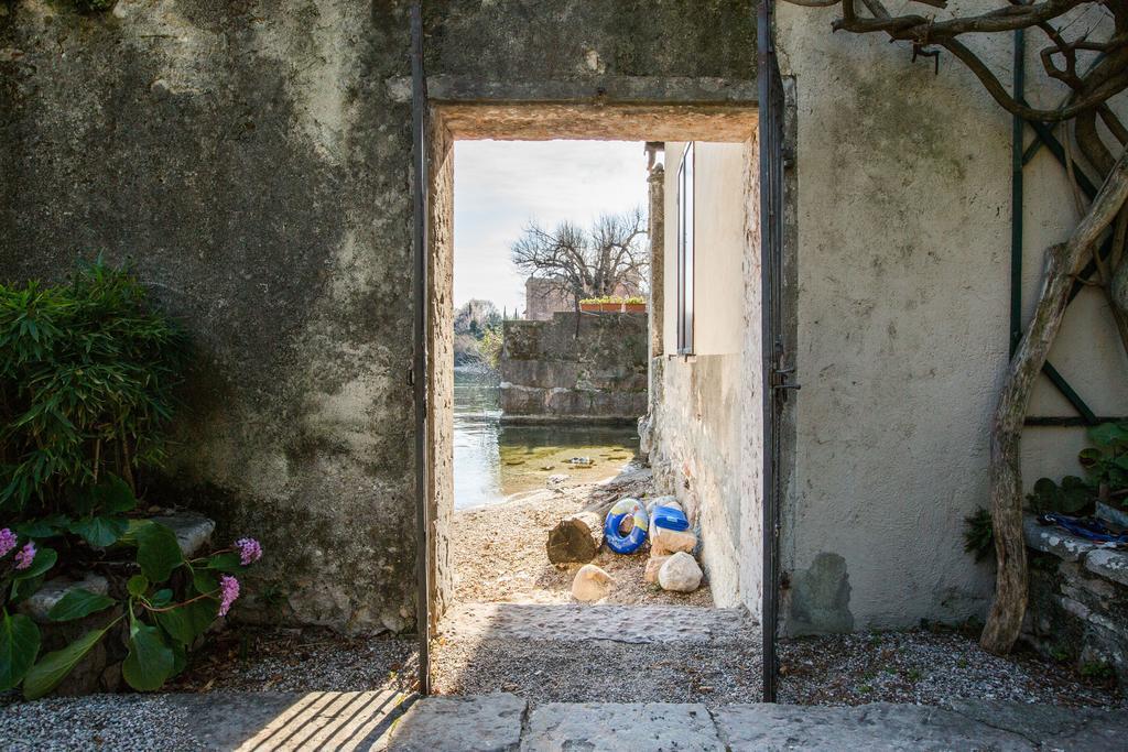Le Camerine Apartment Water Front Toscolano Maderno Bagian luar foto
