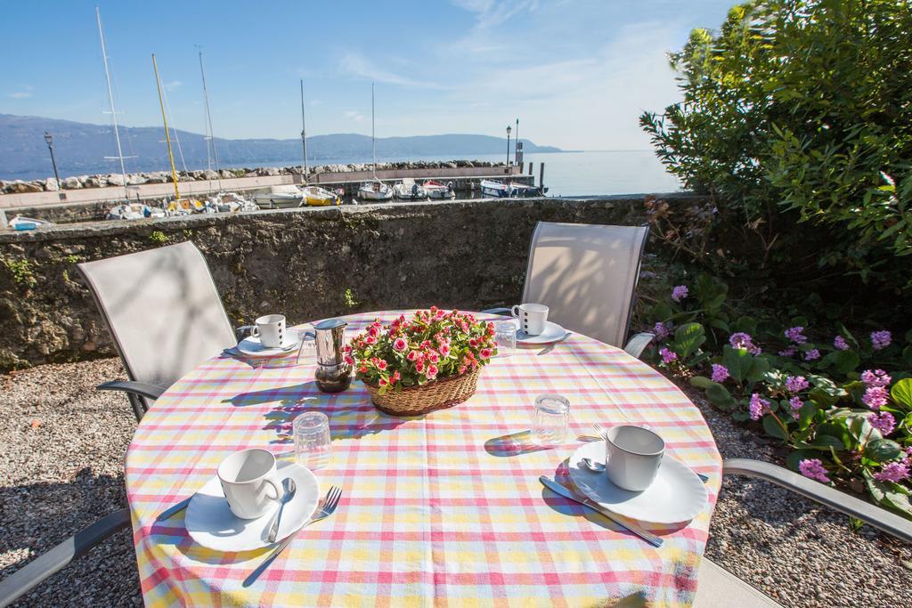 Le Camerine Apartment Water Front Toscolano Maderno Bagian luar foto
